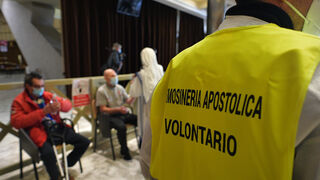 Más de un centenar de pobres, vacunados en el Vaticano