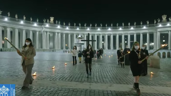 Vía Crucis en el Vaticano
