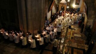 Misa del Domingo de Pascua en la Iglesia del Santo Sepulcro el 4 de abril