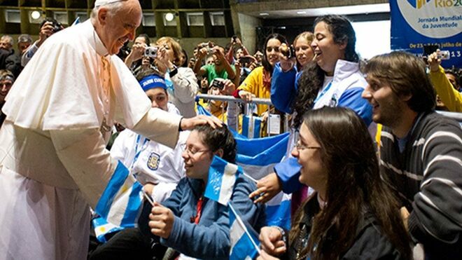 Francisco con los jóvenes