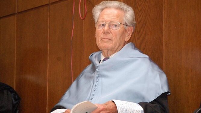 Hans Küng, poco “romano” pero muy “católico”