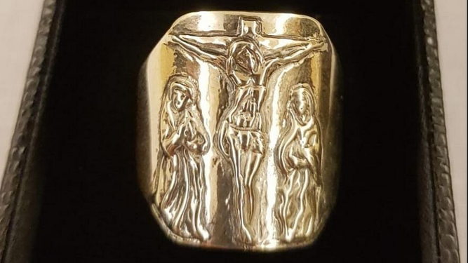 Anillo de Luis Marín