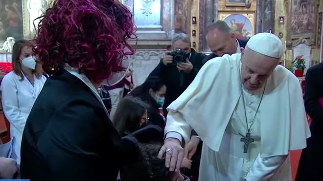 El Papa, tras el rezo del Regina Coeli