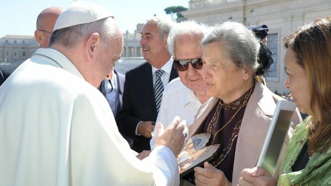 Halyna Pochylak en la audiencia con Bergoglio.