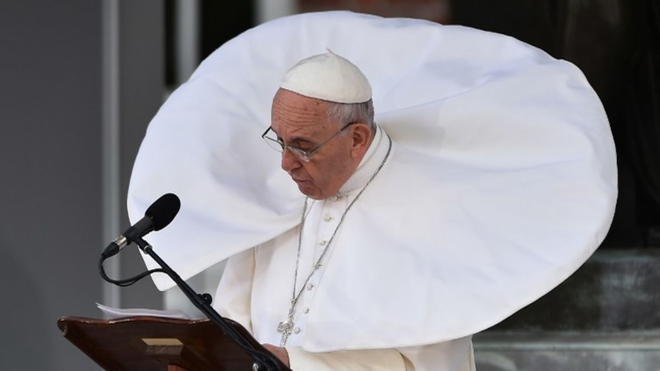 El Papa y la esclavina