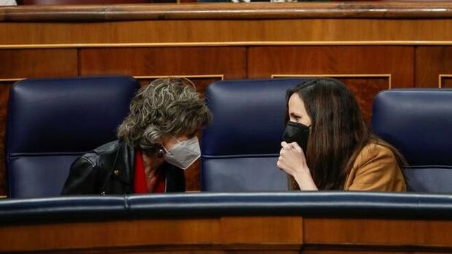 Ione Belarra, hoy, junto a María Luisa Carcedo