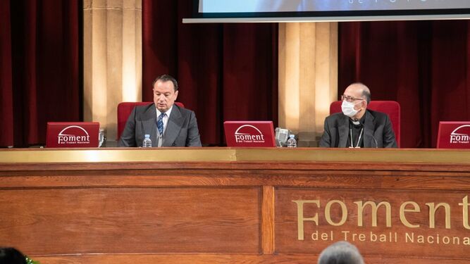 Josep Maria Simon, el president de (FIAMC), y Omella.