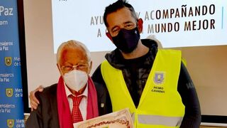 Mensajeros de la Paz premia al Dr. Pedro Cavadas por su humanitarismo