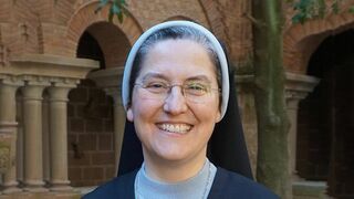 La abadesa de San Pelayo de Oviedo, Rosario del Camino