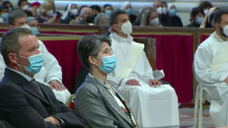 Algunos de los nuevos sacerdotes y sus familiares