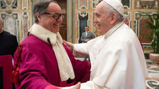 El Papa saluda a Arellano