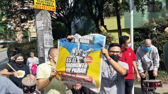 Jóvenes misioneros en la protesta