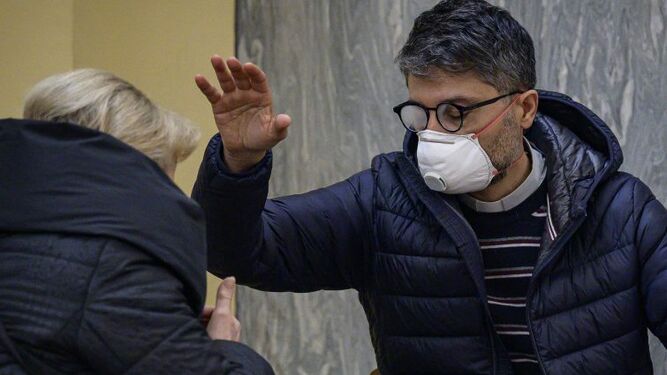 "La glesia ha dado pruebas de valor en estos tiempos difíciles", sostiene Stella.