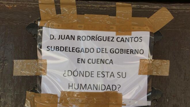 "Se pone en su conocimiento": Sin hogar, y sancionado por la autoridad