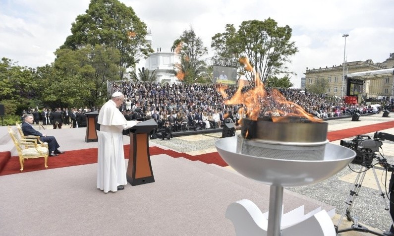 FRANCISCO EN COLOMBIA 1