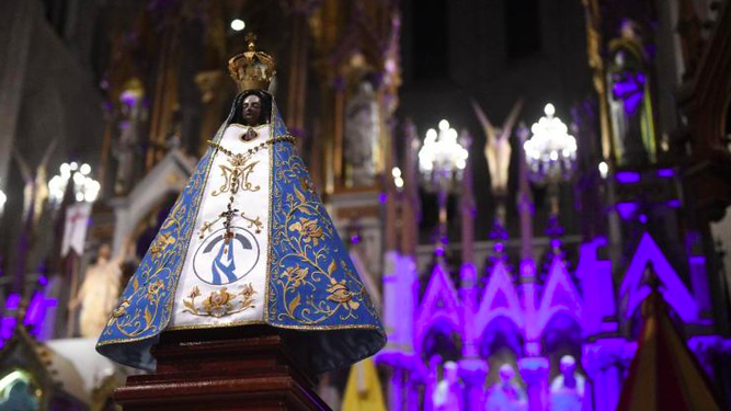 Argentina pide a la Virgen de Luján el fin de la pandemia y se une al Rosario del Papa