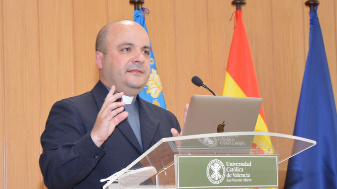 Carlos López Segovia