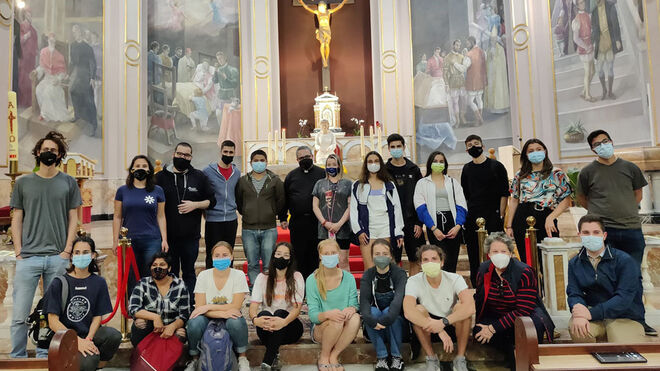 Jóvenes universitarios del grupo Erasmus en Valencia