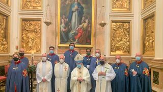 La Orden Constantiniana de san Jorge con el cardenal arzobispo Antonio Cañizares.