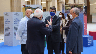 José María Guibert con otras autoridades académicas en la inauguración del Año Ignaciano