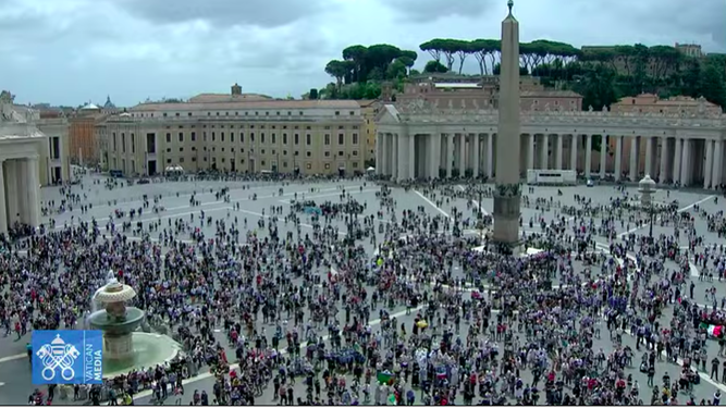 Regresan los fieles al Vaticano