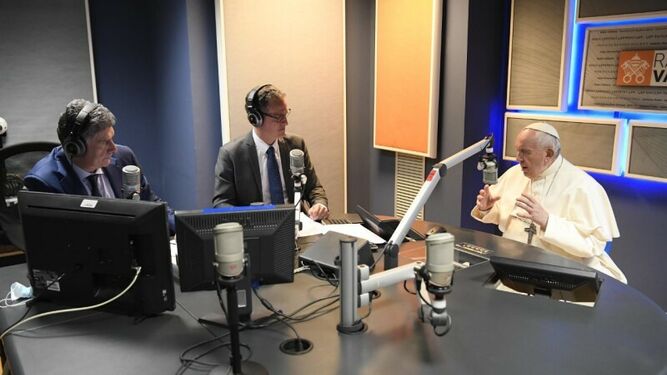 En la radio.