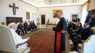 Francisco recibe en audiencia a la Athletica Vaticana