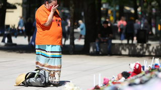 Duelo en Canadá por los niños indígenas muertos en escuelas cristianas