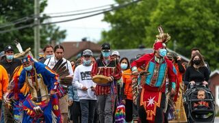 Los obispos canadienses se comprometen a "sacar a la luz la verdad" de los menores indígenas muertos