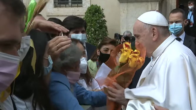 Rosas para el Papa
