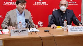 El Obispo Arturo Ros y Nacho Grande.