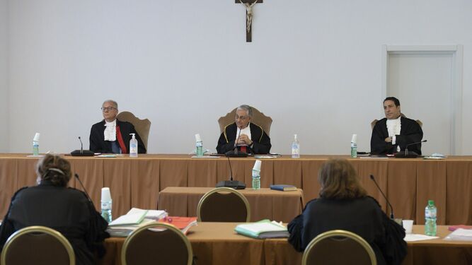 El juicio por los abusos en el seminario de los monaguillos del Papa concluirá en septiembre