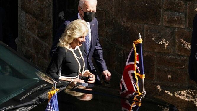 Biden va misa en plena cumbre del G7