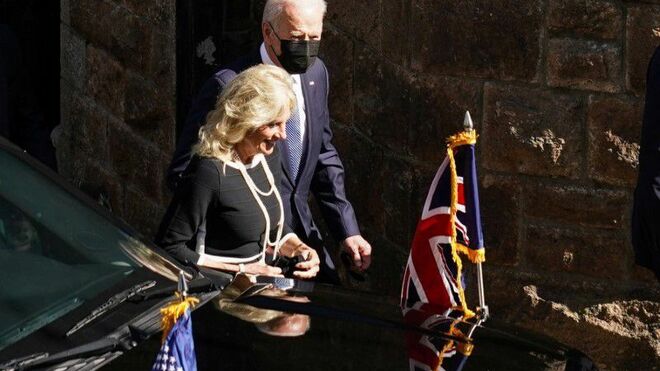 Biden va misa en plena cumbre del G7