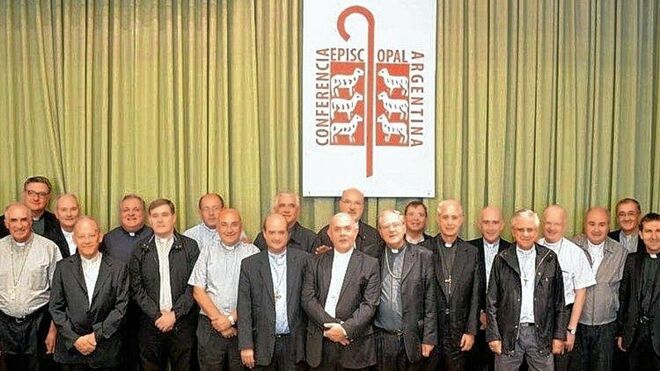 Tres obispos argentinos, denunciados al Vaticano por encubrimiento