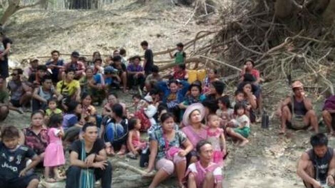 Refugiados en la selva que huyen del conflicto
