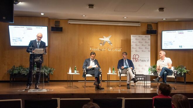 Palau Macaya. Debate patentes de las vacunas de COVID
