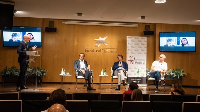 Palau Macaya. Debate patentes de las vacunas de COVID