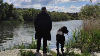 Toño Casado y su perro