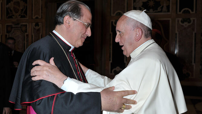 Papa Francisco y Celso Morga