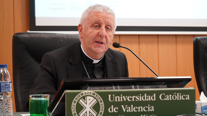 Versaldi, en la UCV