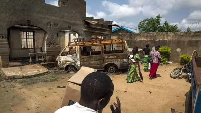 Al menos dos heridos tras la explosión de una bomba en una iglesia de Congo