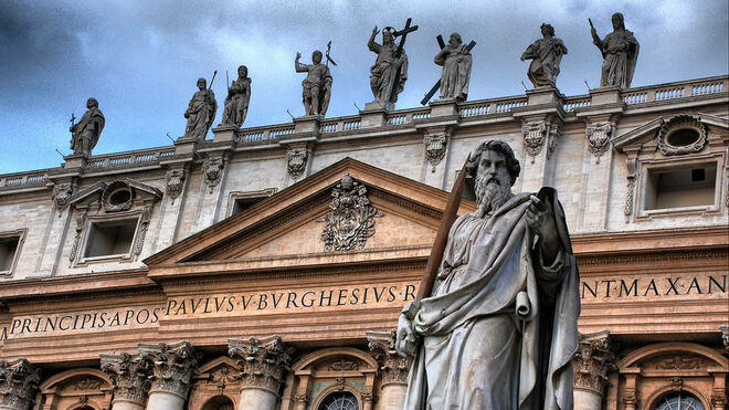 Estatua de San Pedro, en el Vaticano