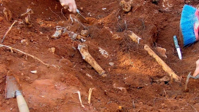 Tumba en los terrenos de Marieval