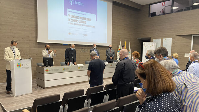 Rezo por el Papa en el CEU