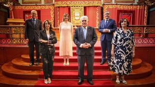 El rector José María Guibert, Francisco José Ruiz, Stella Solernau,Alvaro de la Rica (arriba, de izq. a dcha.). Gema Tomás y Isabel Ariceta (abajo, de izq. y dcha.)