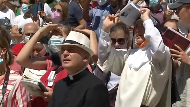 Gente en el Gemelli