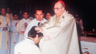 Ordenación de Carlos Castillo,