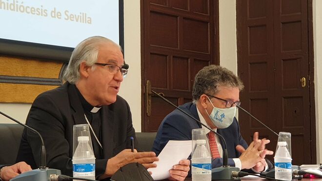 Sáiz Meneses durante la presentación de las cuentas de la diócesis de Sevilla
