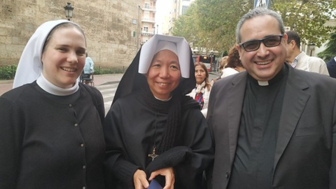 Pedro MIret y dos monjas